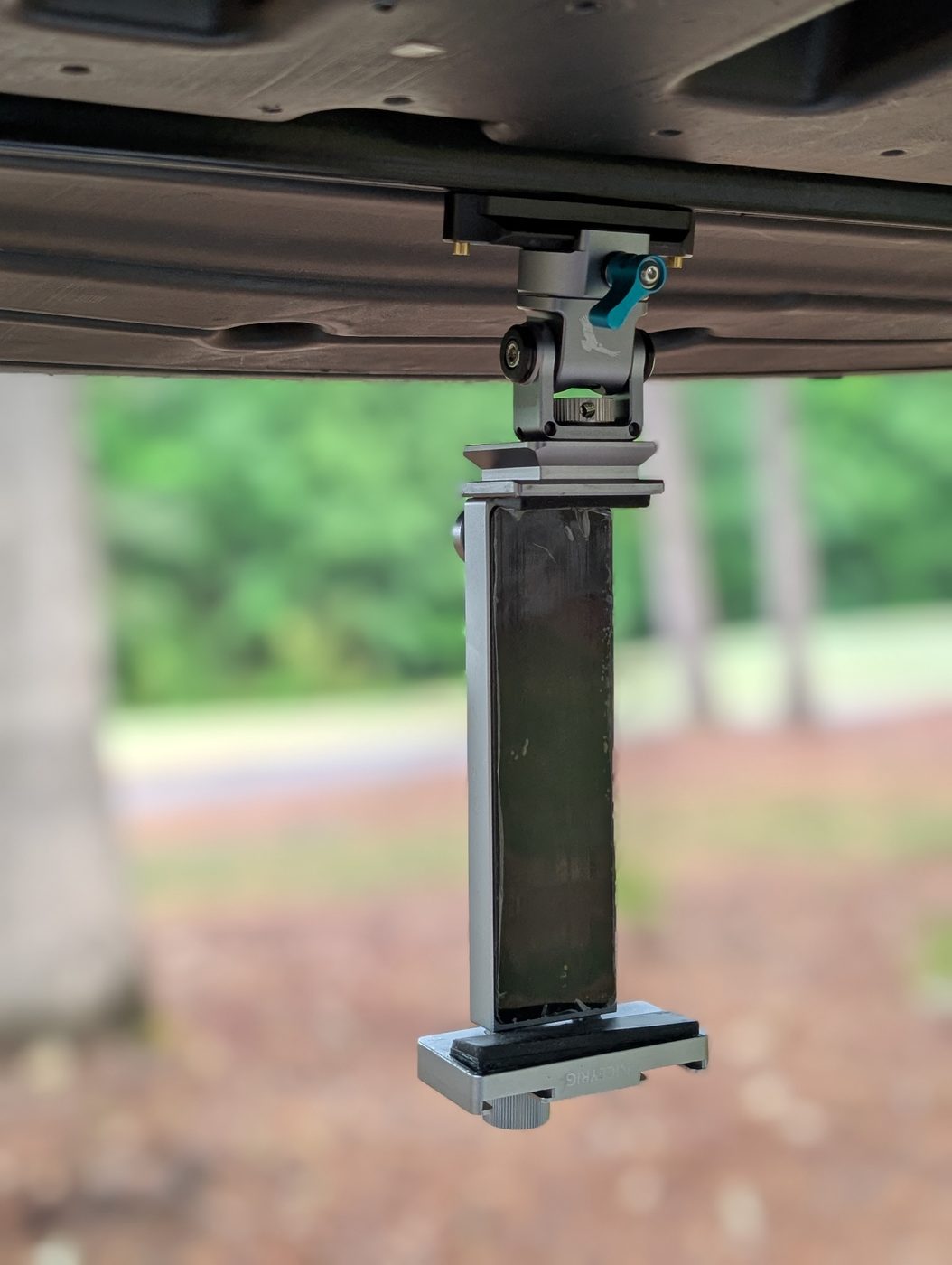 Heavy duty rail monitor mount front view